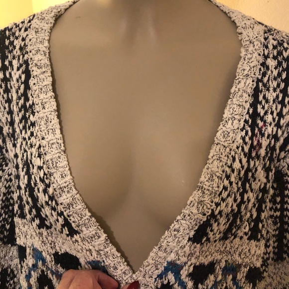 new directions Sweaters - New Direction  v neck sweater 1X